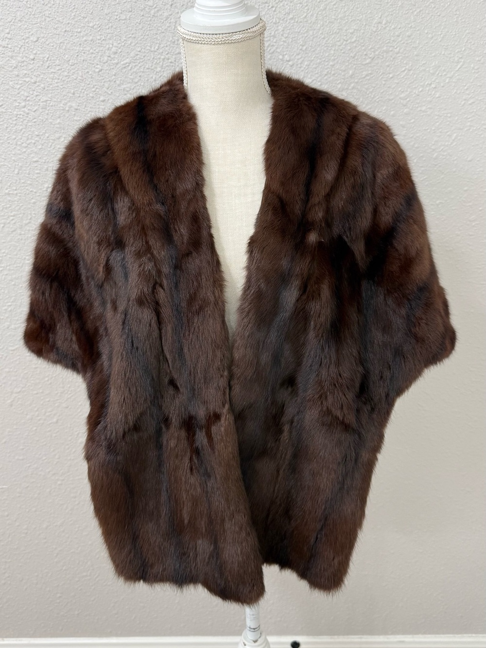 Vintage Dark Brown Genuine Fur Capelet Stole Shawl Wrap One Size